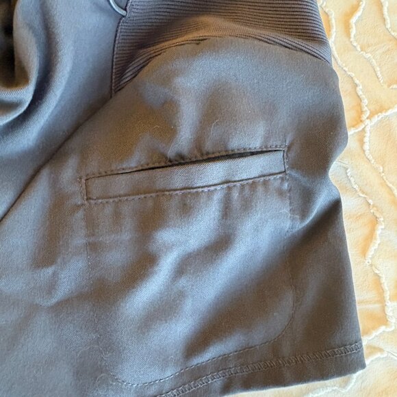 NWOT Grey's Anatomy Capri SPX Stretch Scrub Top - Picture 6 of 7